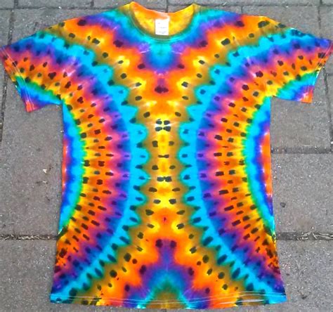 Stylish Two Color Spiral Tie Dye Shirts for Cool Looks